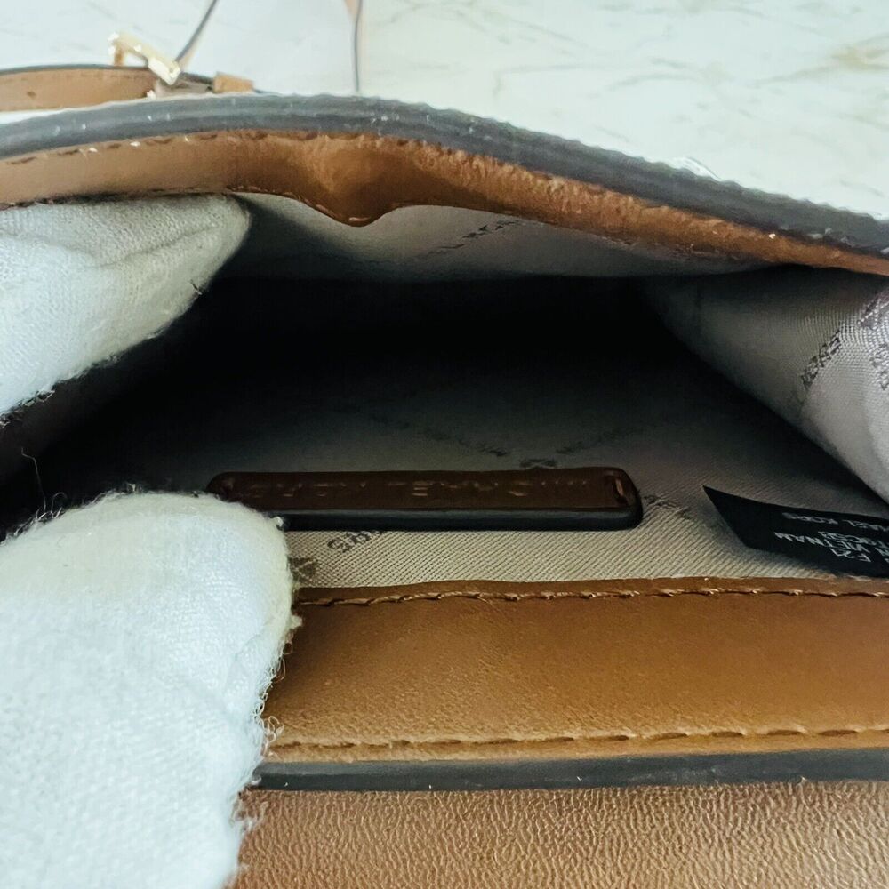 MICHAEL KORS Jet Set Charm Vanilla Luggage Small Phone Crossbody Bag - Picture 7 of 8